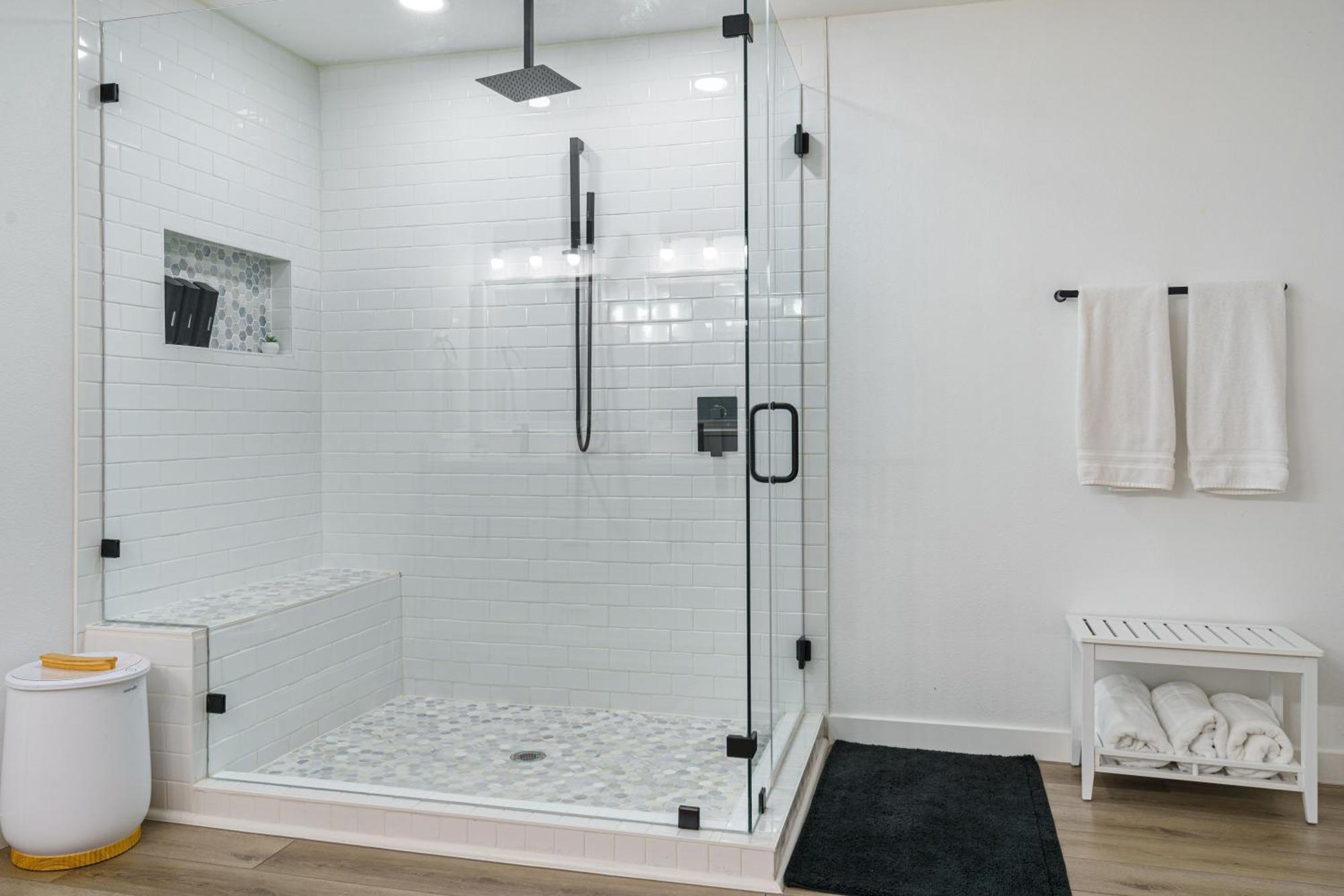 Charming Home In Prime Location! Остін Екстер'єр фото